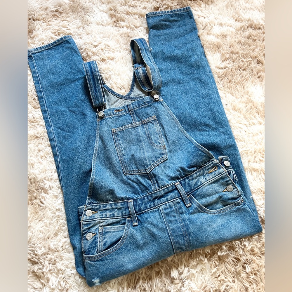 Levi’s denim overalls size medium